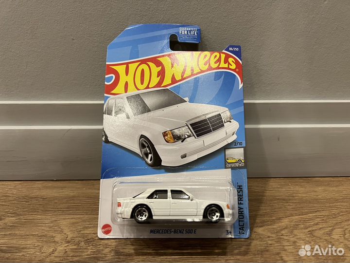 Hot wheels mercedes-benz 500 e