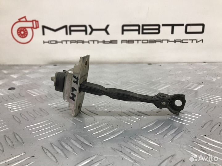 Б/У ограничитель двери передний левый Toyota Camry