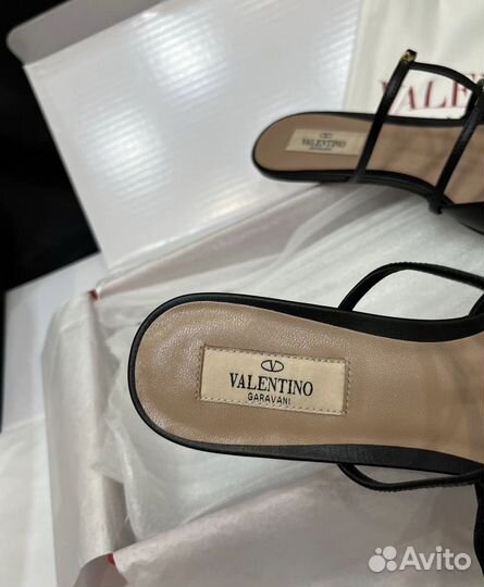 Босоножки женские Valentino