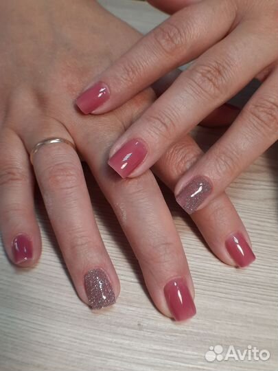 Модель на маникюр