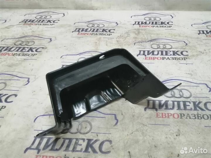 Кронштейн (сопут. товар) VW Touareg 2002-2010