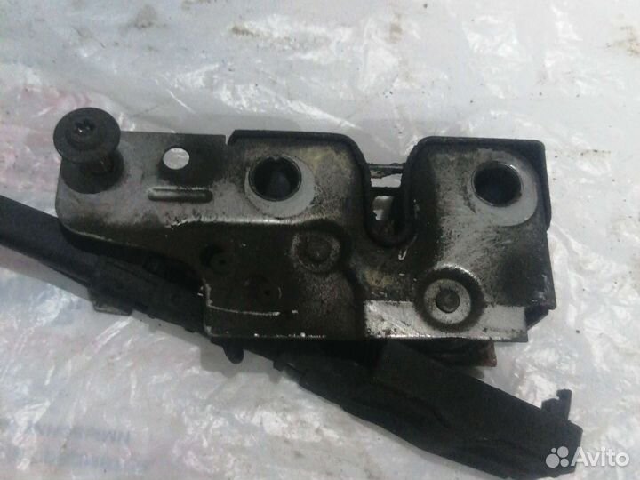 Замок капота Volkswagen Passat B6