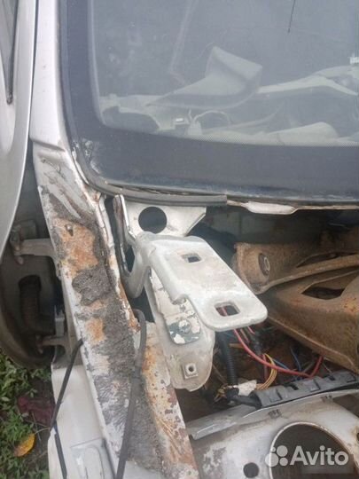 Петля капота Renault Megane 1997