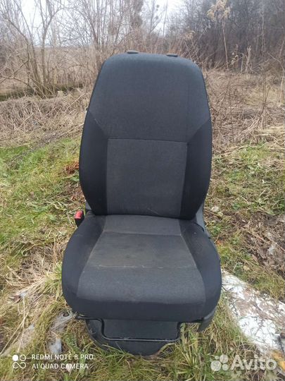 Сиденье водительское шкода рапид
