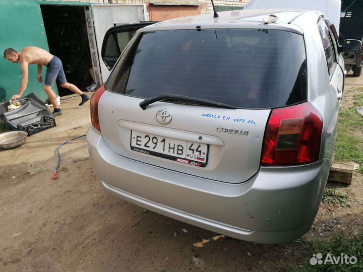 Дверь багажника со стеклом хетчбек Toyota Corolla