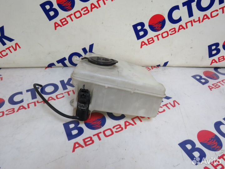 Бачок омывателя toyota cresta GX90, JZX90, JZX91