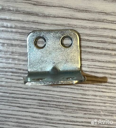 Уголок мебельный усиленный 25х25х28мм