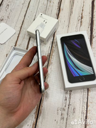 iPhone SE (2020), 128 ГБ