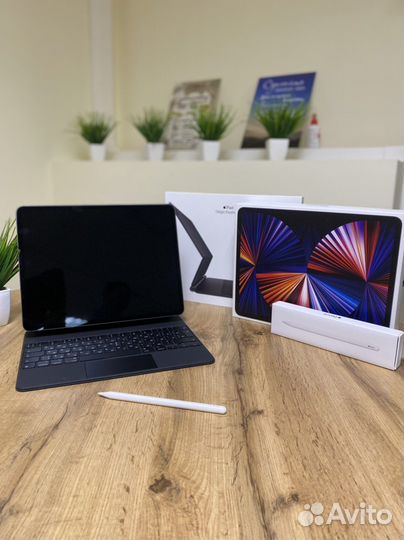 Apple MacBook Pro 12.9 (2021)