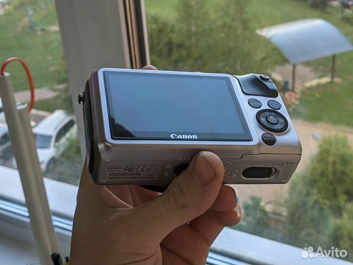 Canon EOS M Kit 18-55 и 22 мм