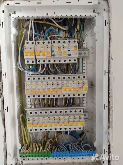 Услуги электрика монтаж установка штробление и др