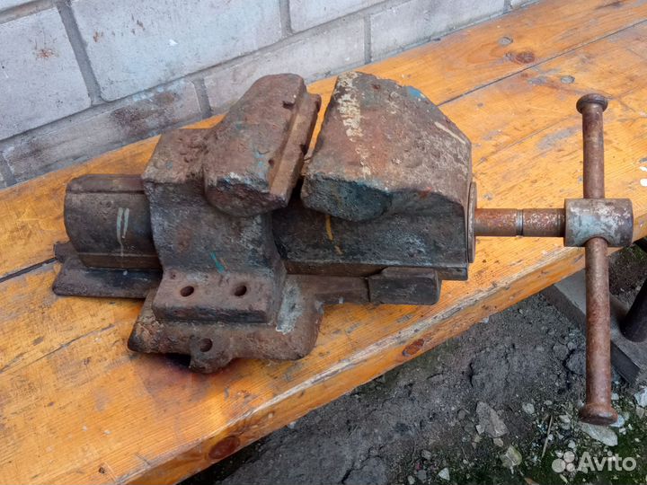Тиски слесарные бу СССР