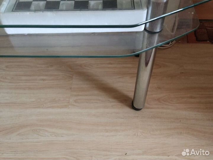 Стеклянная тумба -столик