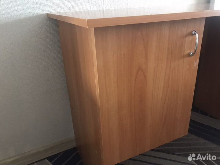 Письменный стол