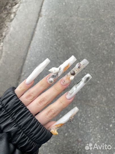 Модель на crazy маникюр