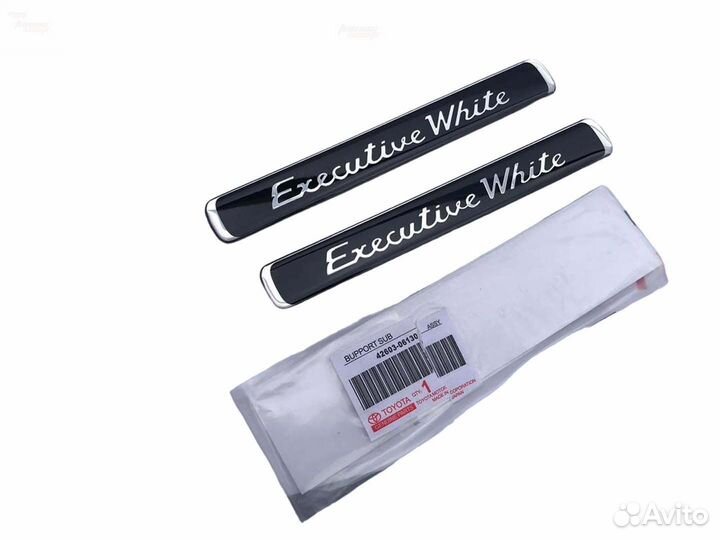 Эмблема Toyota Land Cruiser 200 A1210