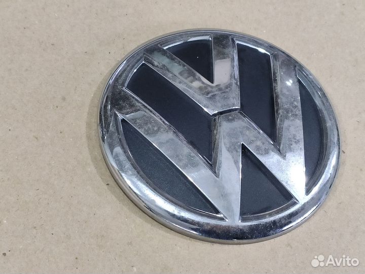 Эмблема на крышку багажника Volkswagen Touareg NF