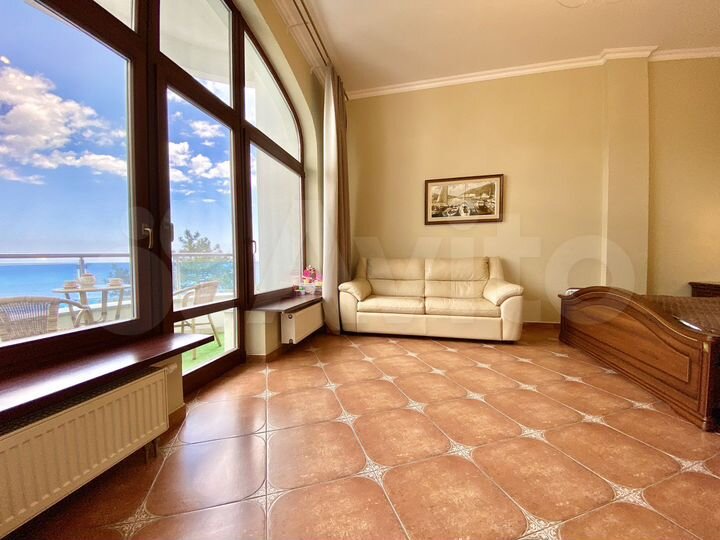 2-к. квартира, 67 м², 2/6 эт.