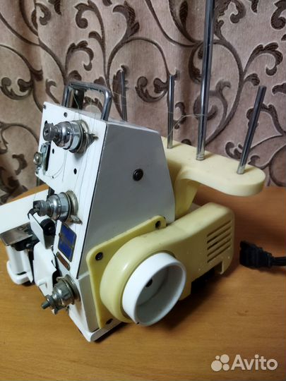 Оверлок для швейной машины