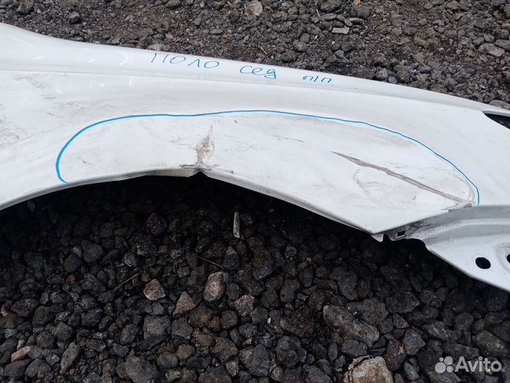 Крыло переднее правое на Фольксваген Поло 18г
