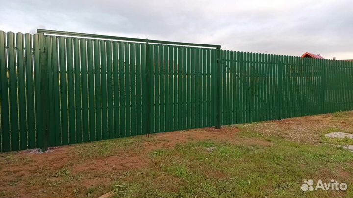 Забор из евроштакетника под ключ