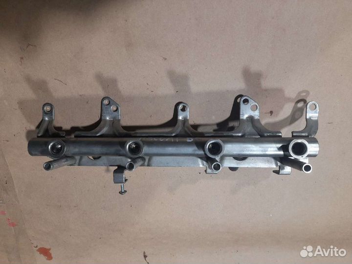 Рейка топливная Volkswagen Passat B6 BZB