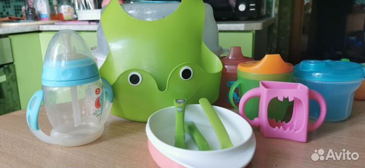 Поильники, тарелочка, контейнер