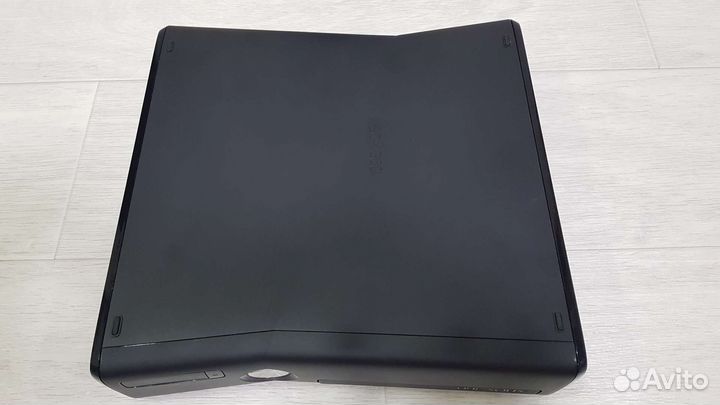 Xbox 360 Slim 250gb. + 12 игр