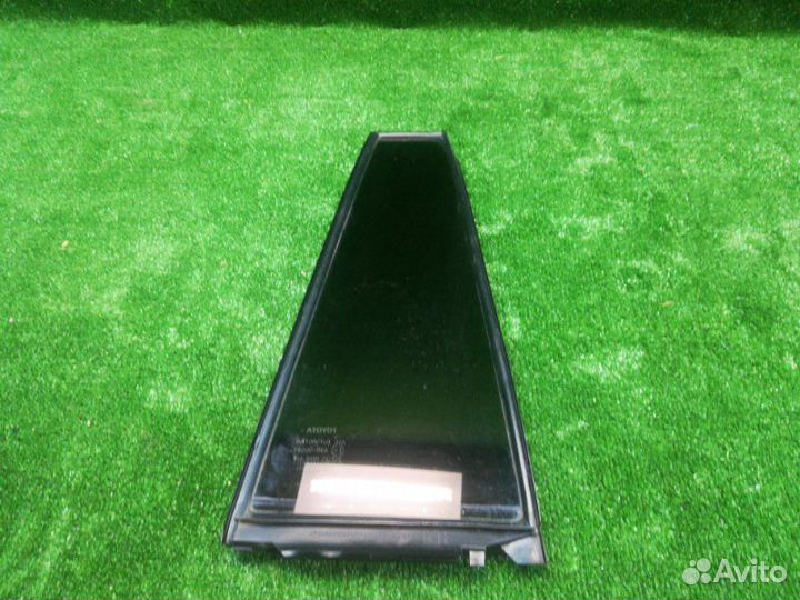 Стекло двери (форточка) заднее правое Toyota Land