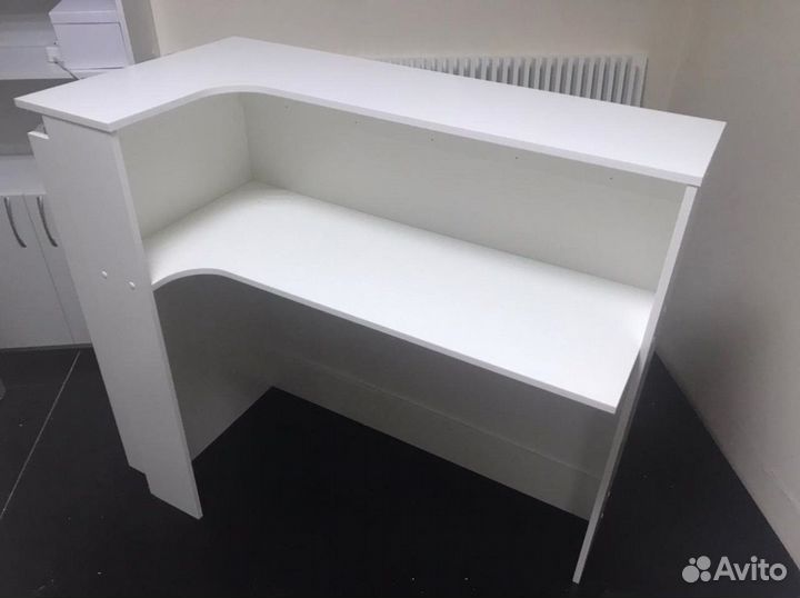 Стойка ресепшн