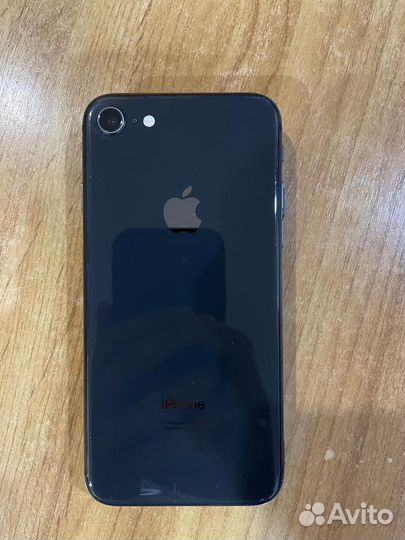 Телефон iPhone 8 64 gb
