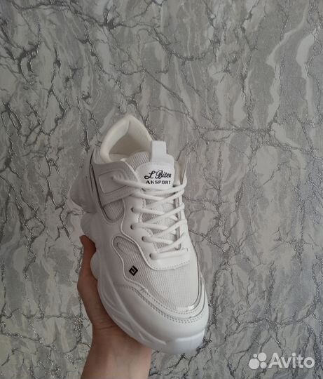 Кроссовки Новые р.40