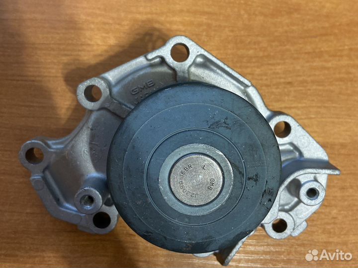 Помпа на Mitsubishi galant