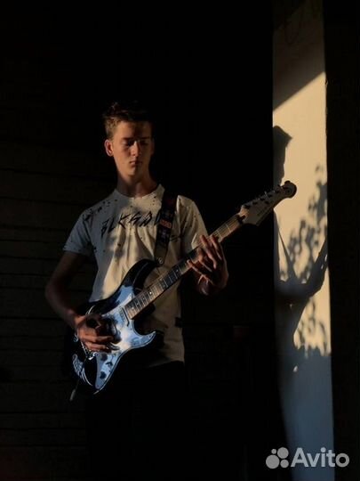 Преподаватель по гитаре, обучение игре на гитаре