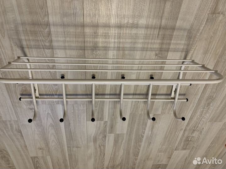 Вешалка настенная металлическая