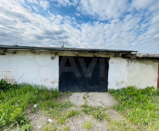 Гараж, > 30 м²