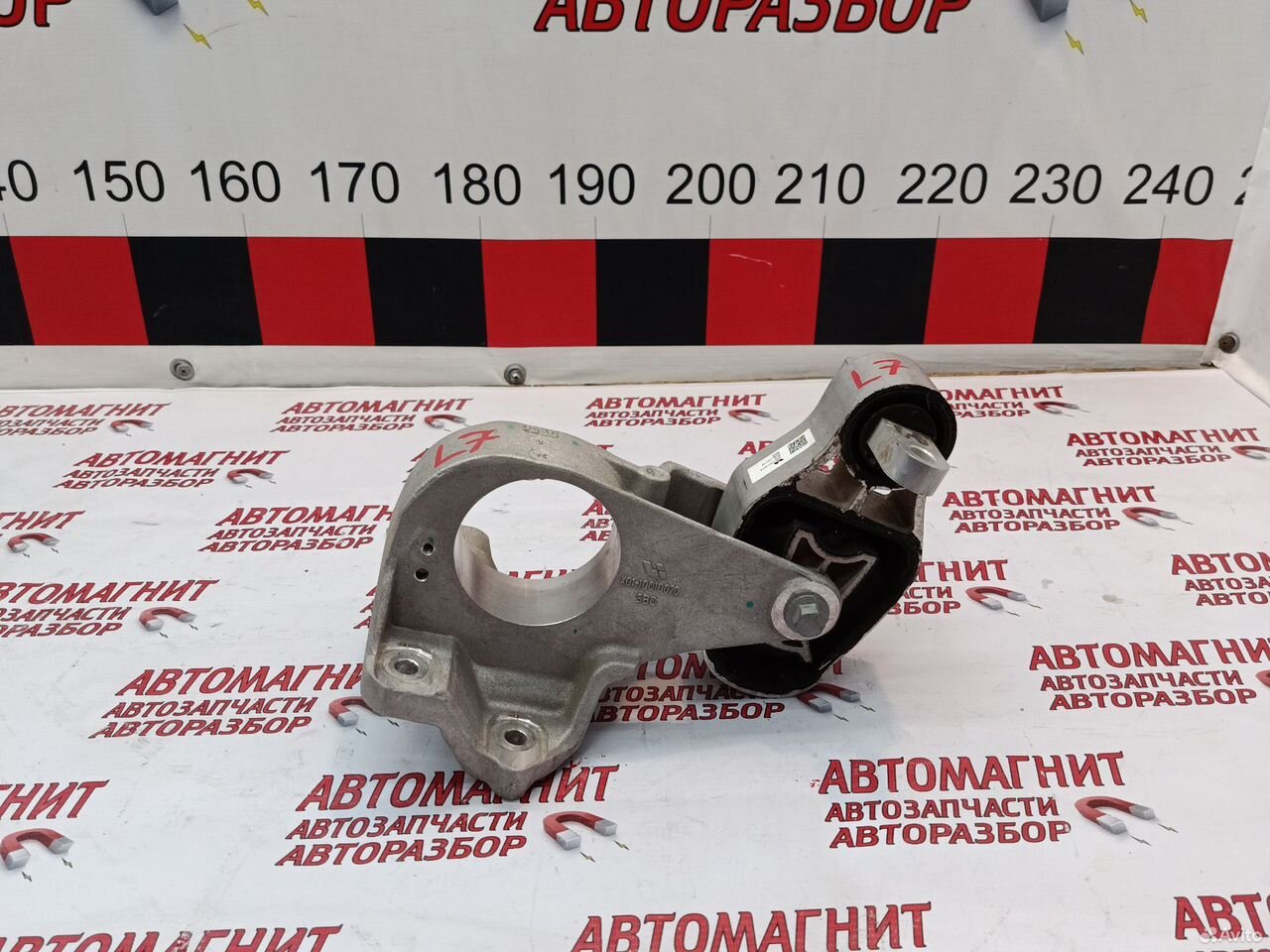 Подушка двигателя кронштейн привода Lixiang L7