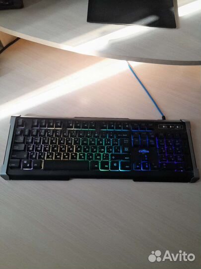 Игровая красивая клавиатура