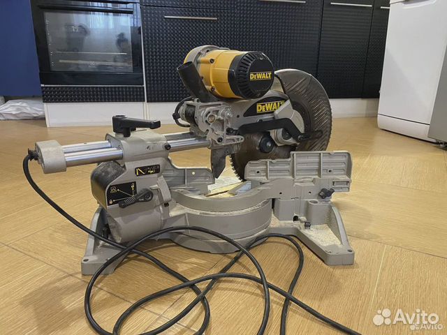 Торцовочная пила (торцовка) DeWalt dw717xps купить в Москве | Товары ...