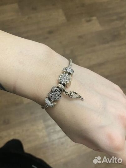 Браслет и шармы Pandora