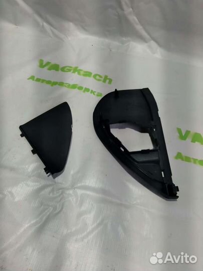 Заглушка предахранителей Volkswagen Golf 4