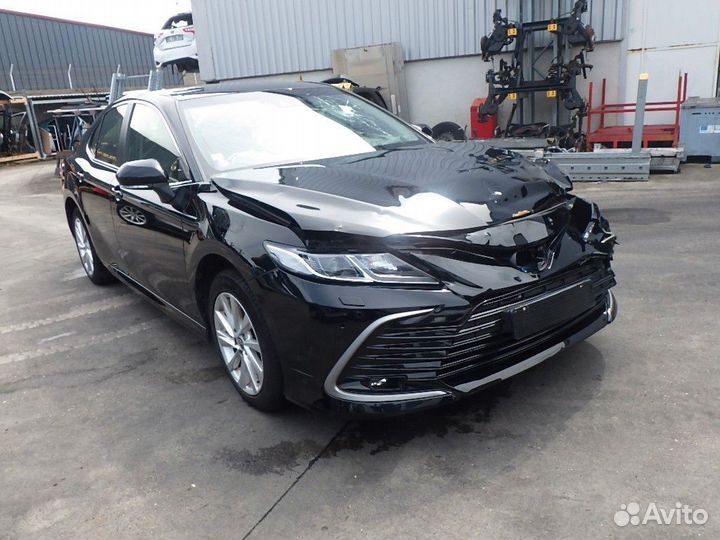 В разборе Toyota Camry 70