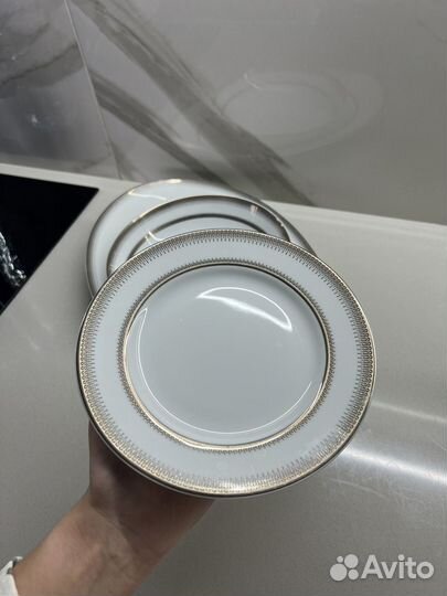 Наборы посуды и сервизы