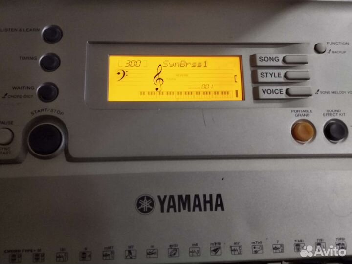 Синтезатор Yamaha PSR e303