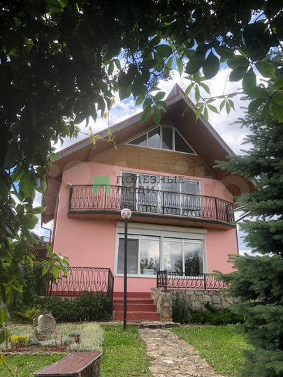 Коттедж 180 м² на участке 15 сот.