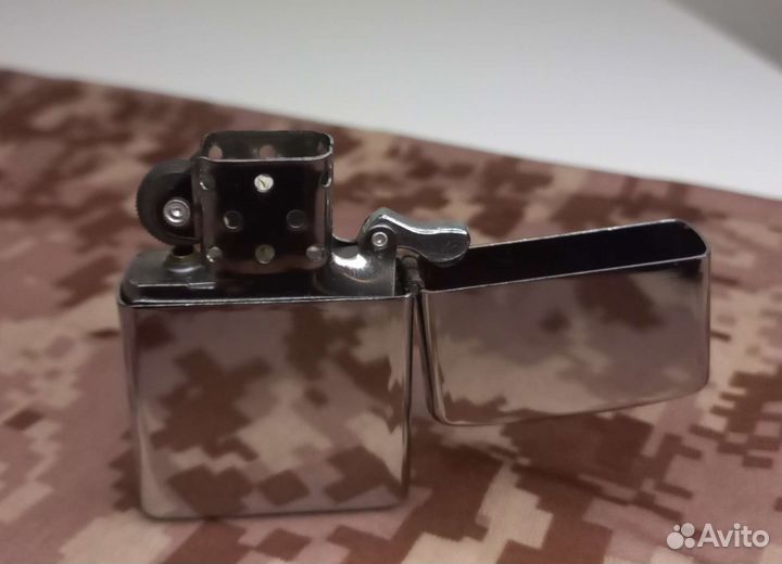 Бензиновая зажигалка 