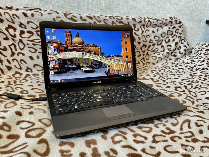 Отличный ноутбук samsung intel i3 для дома и офиса