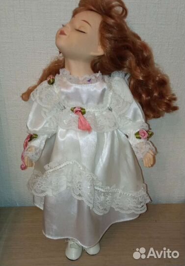 Кукла фарфоровая. Невеста. 42 см