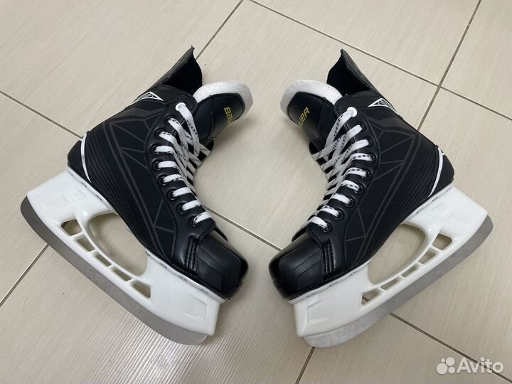 Коньки хоккейные bauer supreme s140 (разм 39 ) 6R