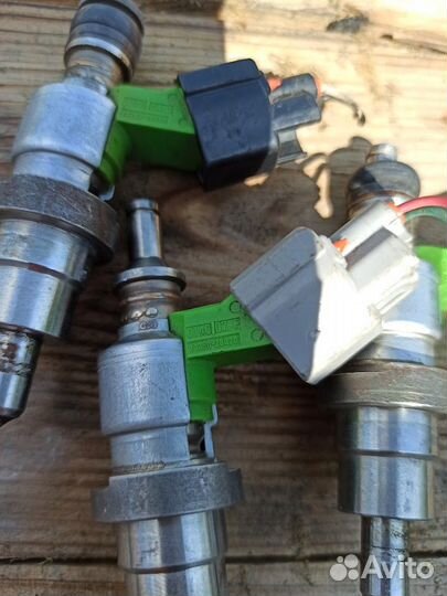 Комплект бензиновых форсунок 1az-fse 2az-fse toyot